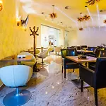 Wellness Loewe 4* 皮耶什佳尼