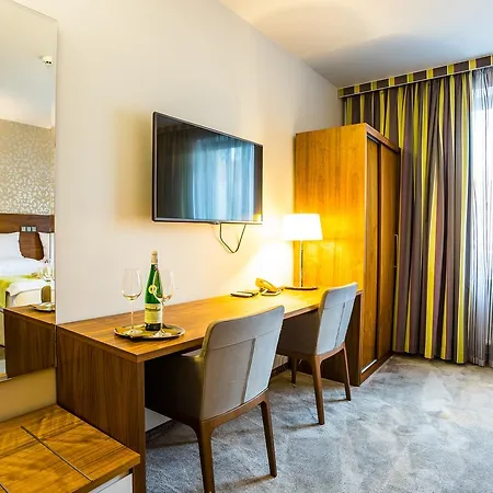 Hotel Wellness Loewe Piest'any