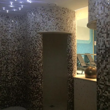 Wellness Löwe Hotel Piest'any