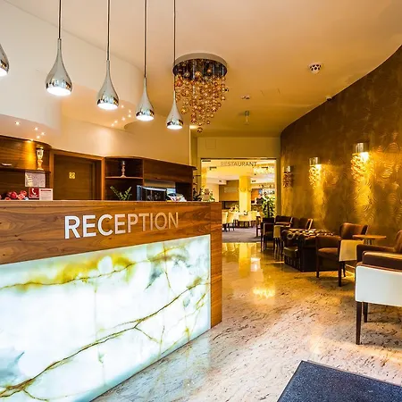 Wellness Loewe Hotel Piest'any